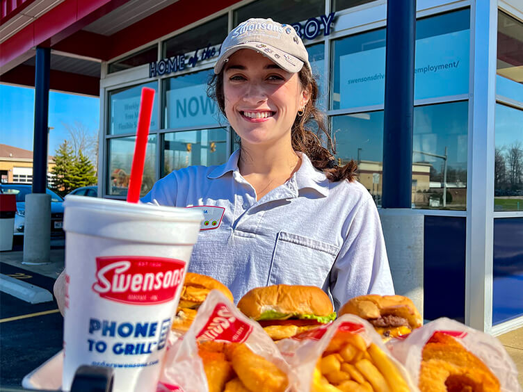swenson server handing food